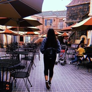 Meet your Posher, Crystal